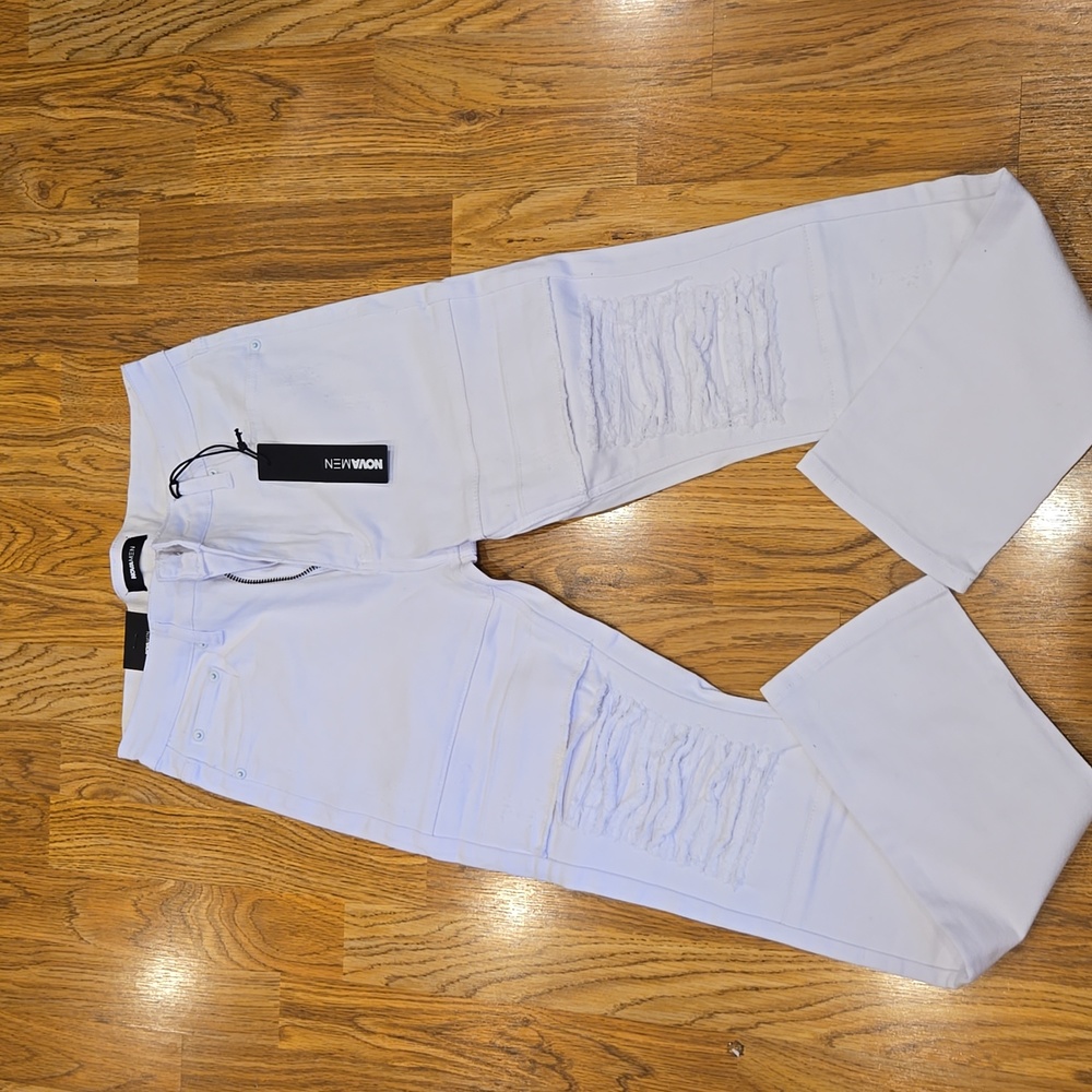 NWT men's fashion nova white ultra distressed size 30 skinny jeans